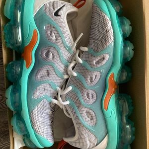 Nike VaporMax Plus Aurora Cosmic Clay